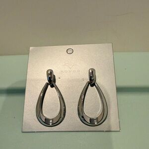 Pretty Silver Teardrop Hoop Earrings- NEW